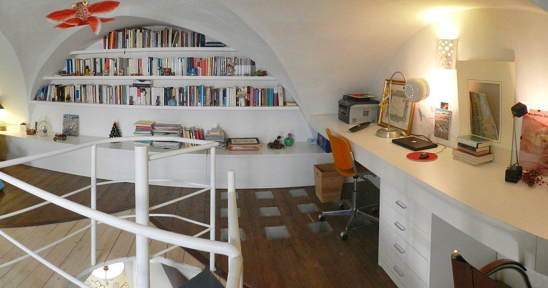 Mezzanine office